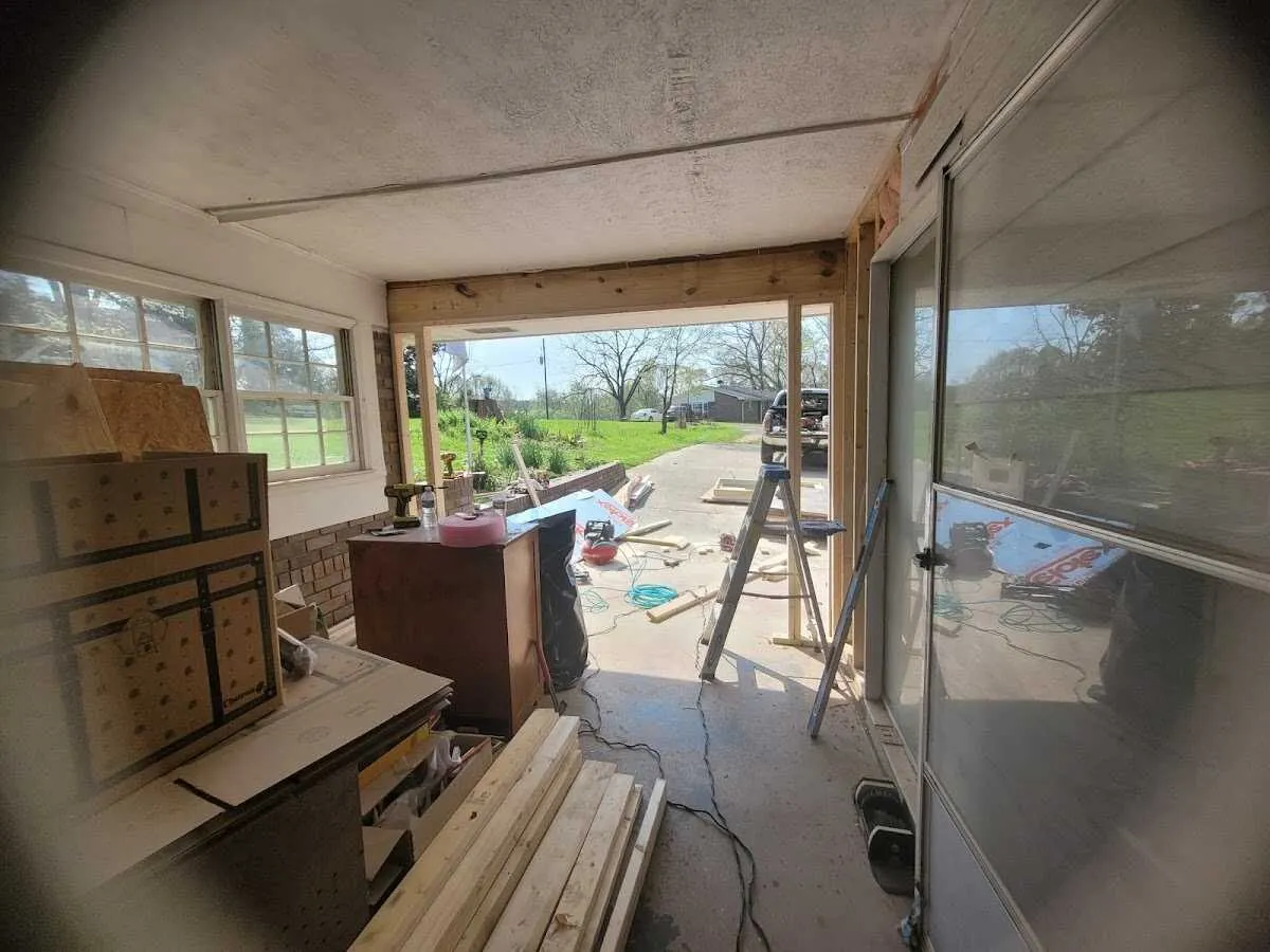 Air movers and dehumidifier for Water Mitigation Services in Hannibal